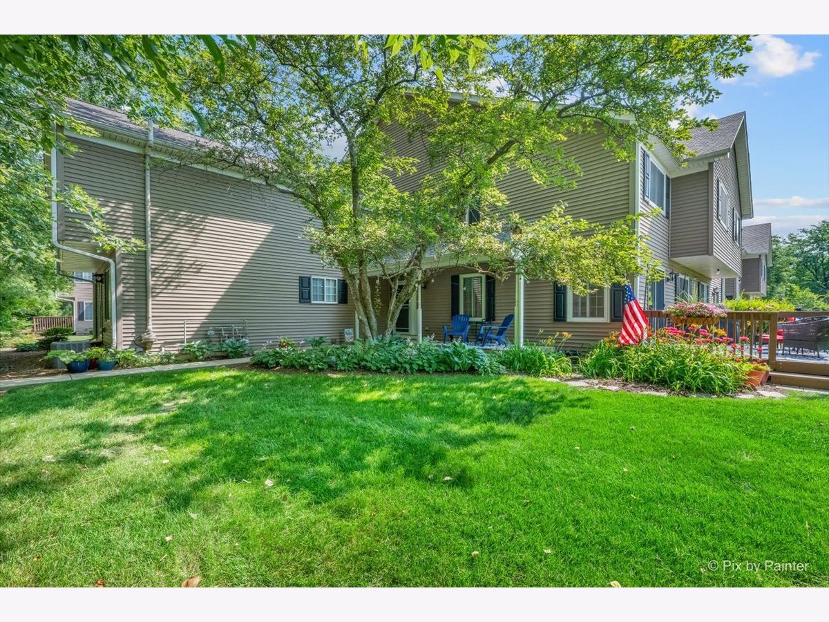  For Rent Lake In The Hills Illinois, 453 Village Creek