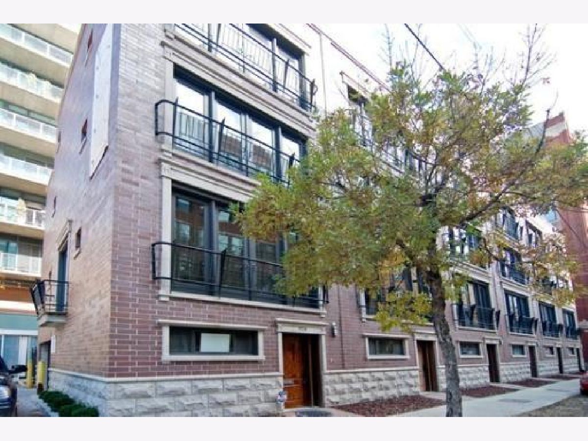  Rented Chicago Illinois, 918 Van Buren
