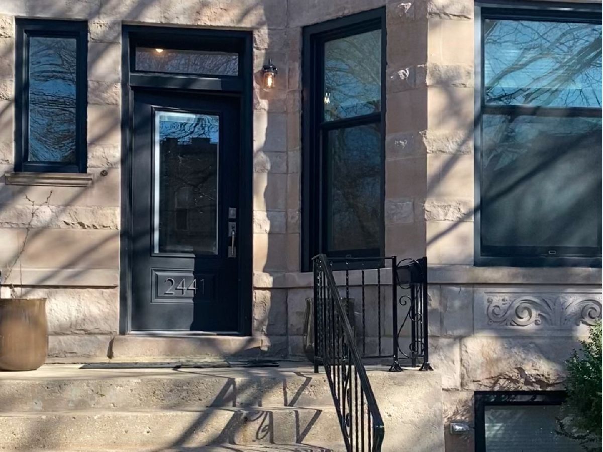  Rented Chicago Illinois, 2441 Mozart