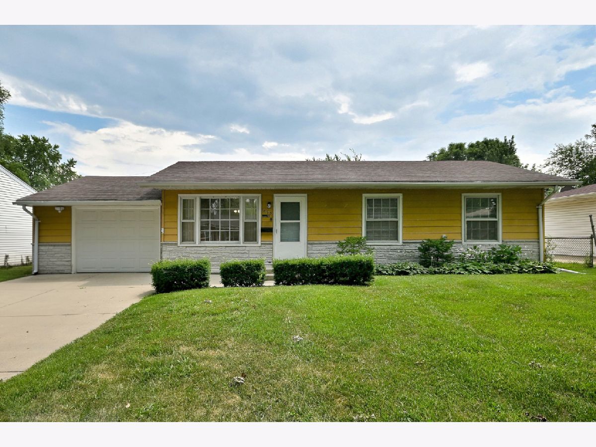  For Sale Hanover Park Illinois, 1675 Evergreen Avenue