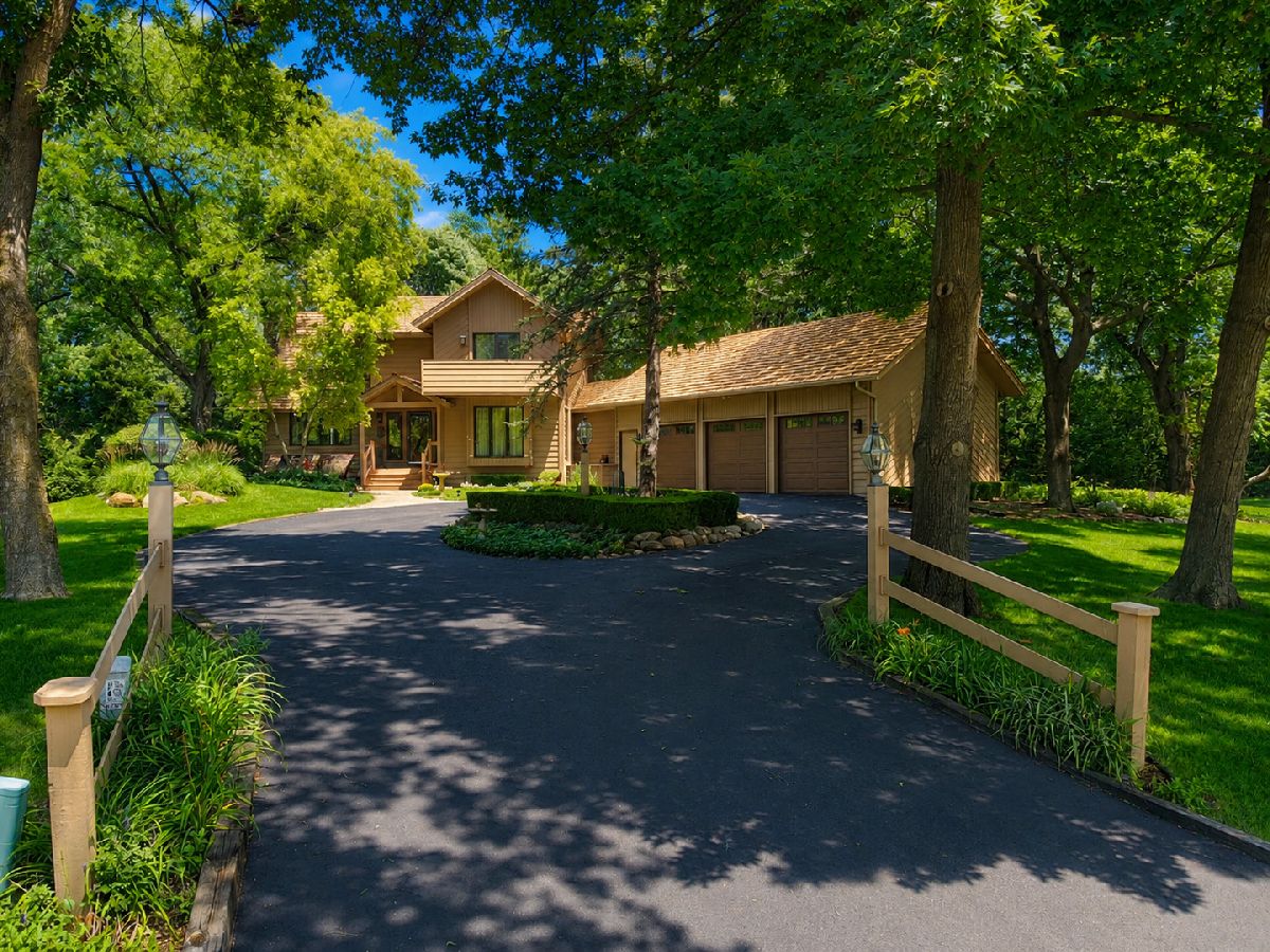  For Sale Lake Barrington Illinois, 25546 Cayuga Trail