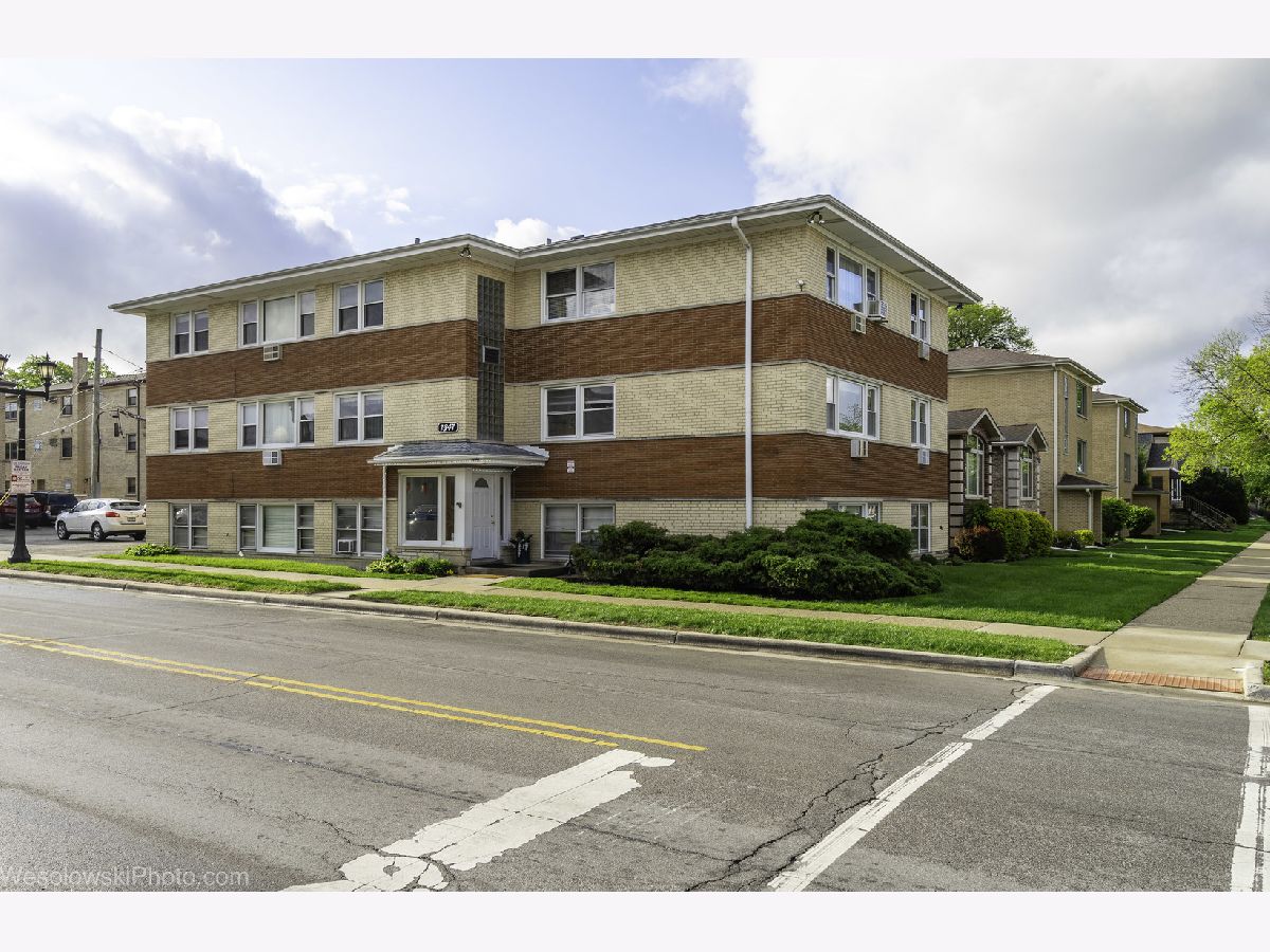  For Sale Elmwood Park Illinois, 7347 Diversey Avenue