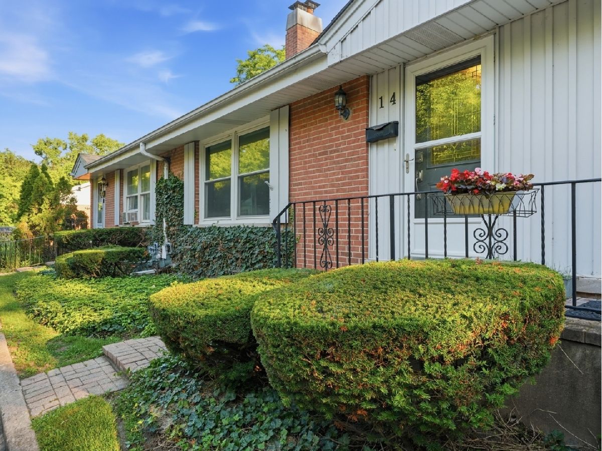  For Sale Northfield Illinois, 14 Robin Hood Lane