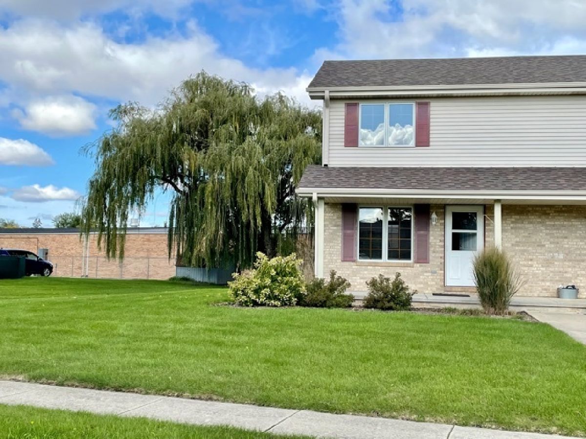  For Rent Yorkville Illinois, 107 Colonial