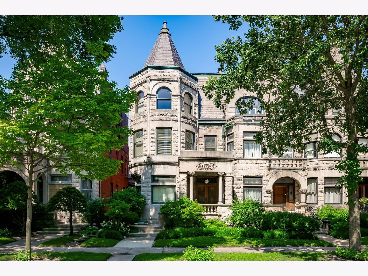  For Sale Chicago Illinois, 4942 Ellis Avenue