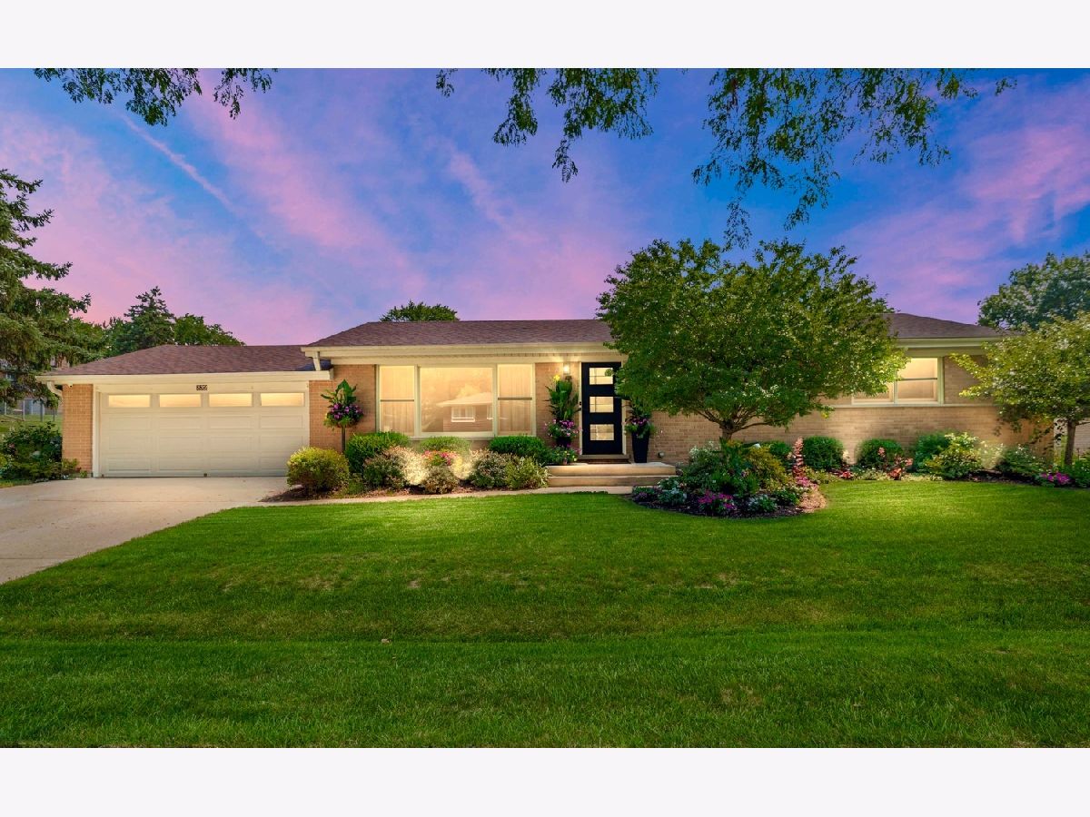 Homes & Condos & Townhomes For Sale Lancer Park Schaumburg Illinois, 532 Merlin Drive