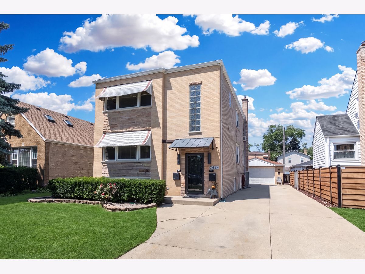  For Sale Chicago Illinois, 7414 Devon Avenue