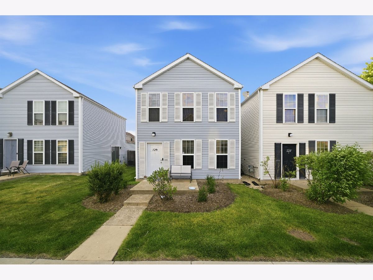 Homes & Townhomes & Condos For Sale Hometown Aurora Illinois, 729 Four Seasons Boulevard