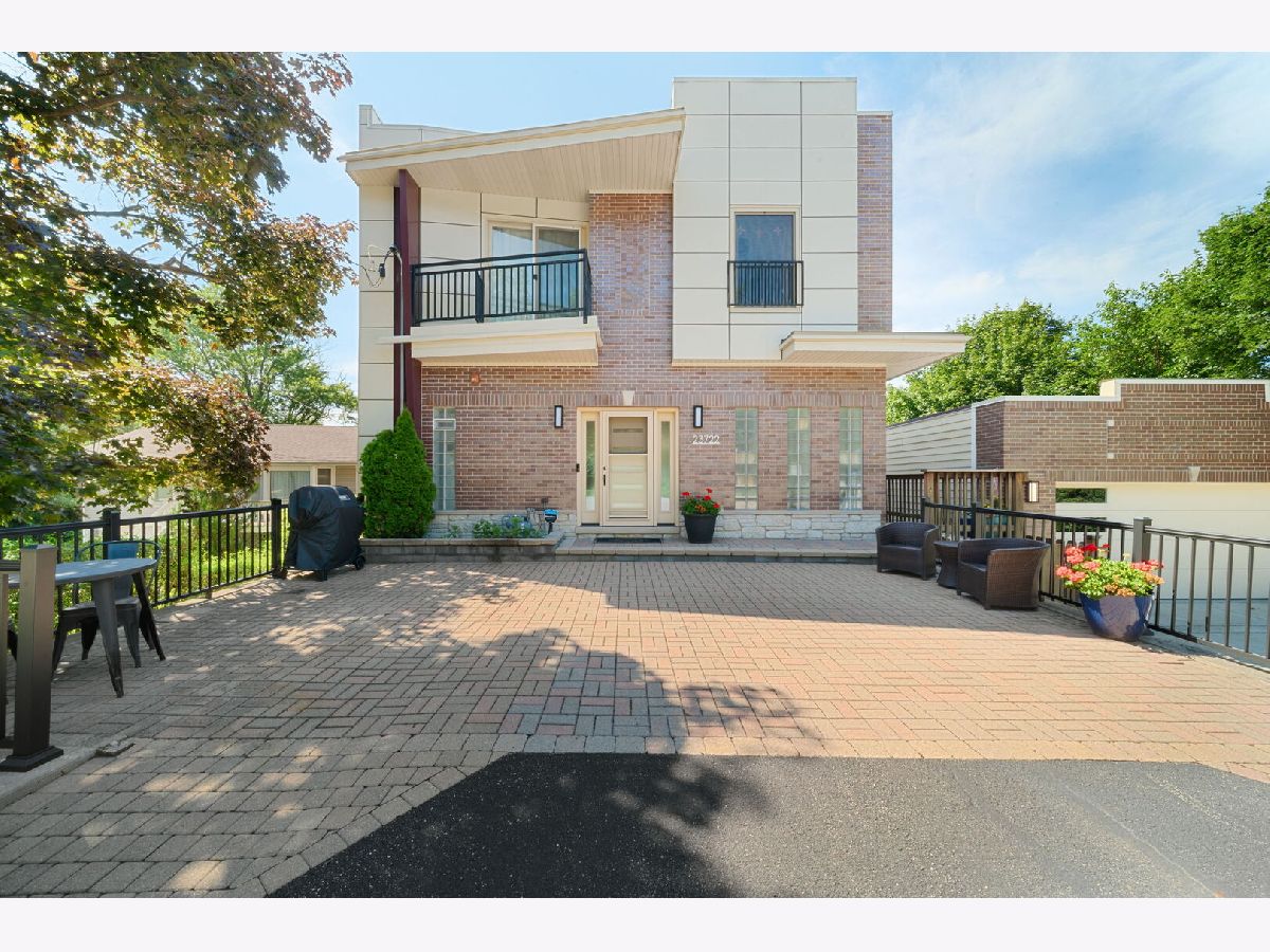  Sold Lake Zurich Illinois, 23722 South Lakewood