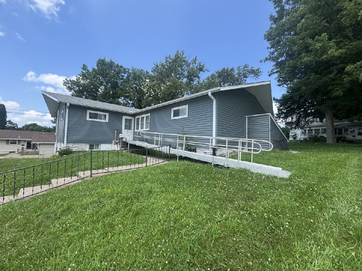  For Sale Aledo Illinois, 1217 College Avenue