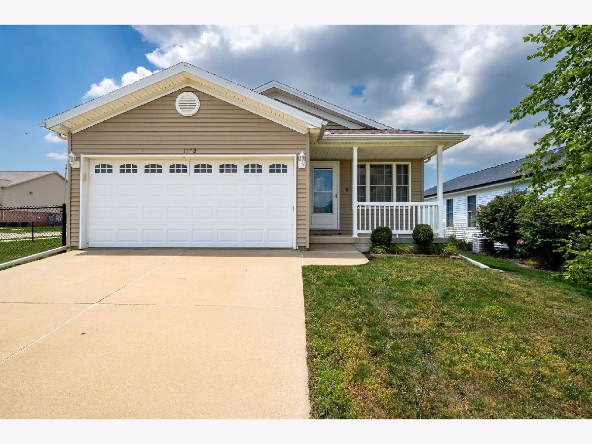 Homes & Condos & Townhomes For Sale Mcgraw Park Bloomington Illinois, 1102 Rader