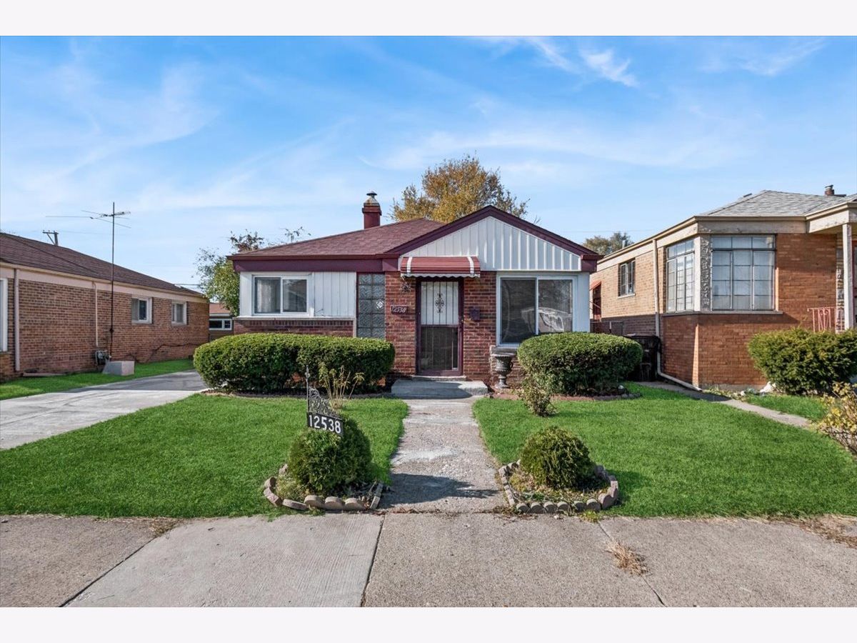  For Sale Calumet Park Illinois, 12538 Justine Street