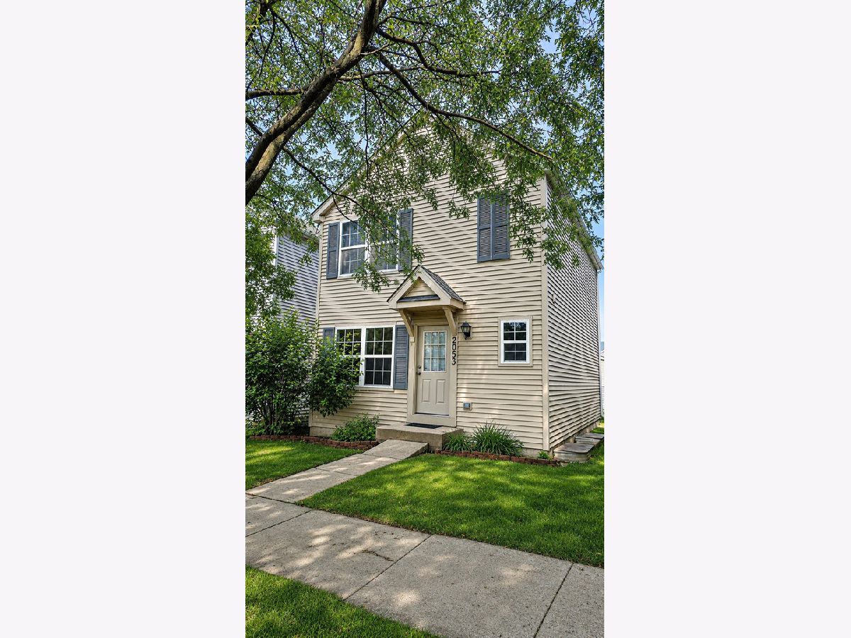 Homes For Rent Country Walk Aurora Illinois, 2053 Grayhawk