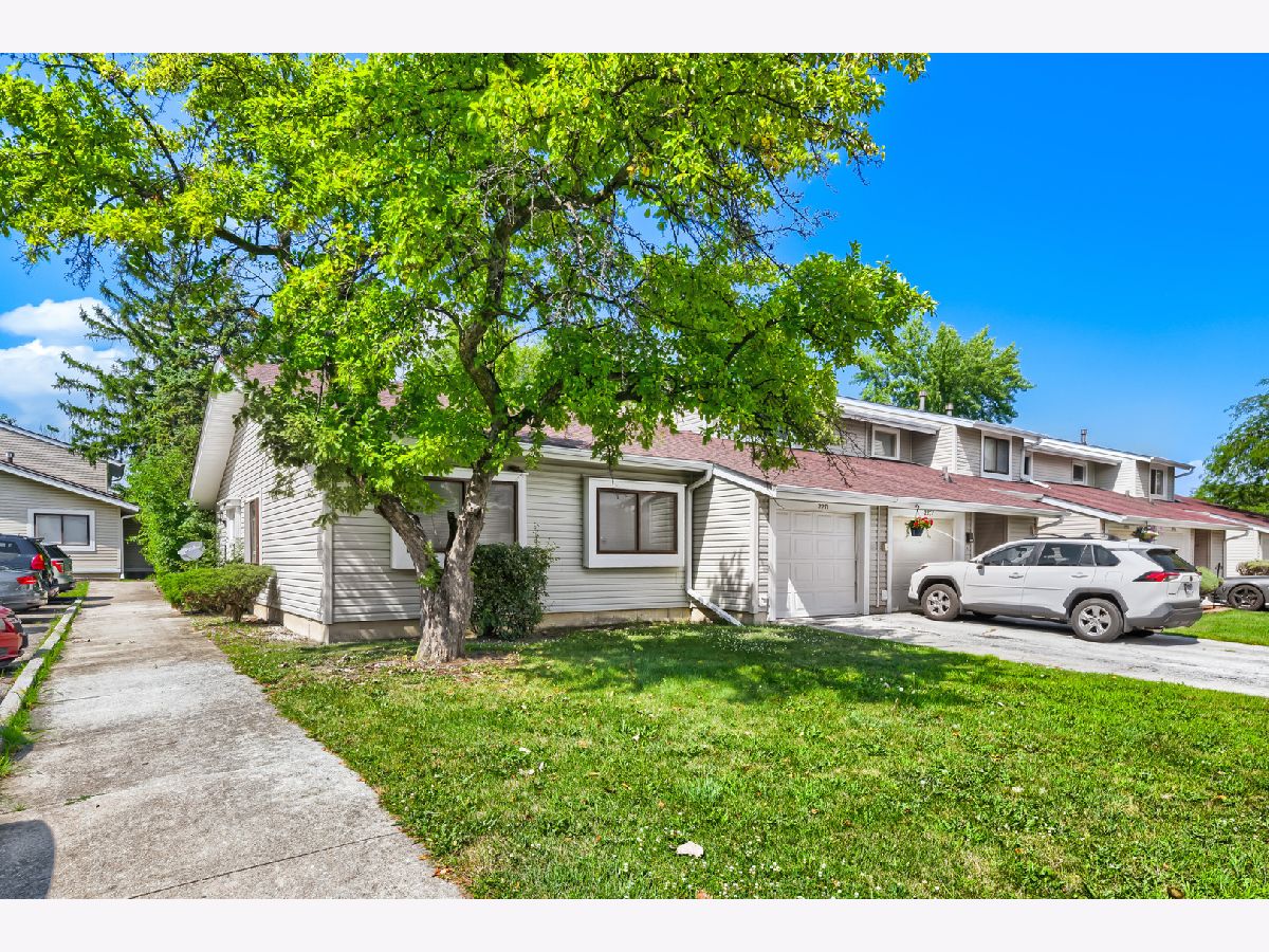 Townhomes & Homes For Sale Provincetown Country Club Hills Illinois, 2271 Windsor Lane