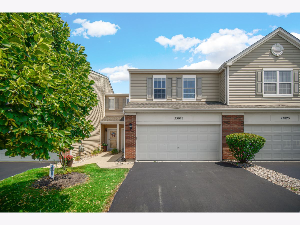  For Sale Manhattan Illinois, 25021 Clare Circle