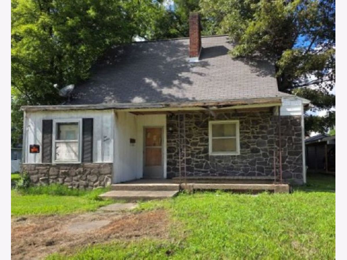  For Sale Harrisburg Illinois, 212 Mchaney Street