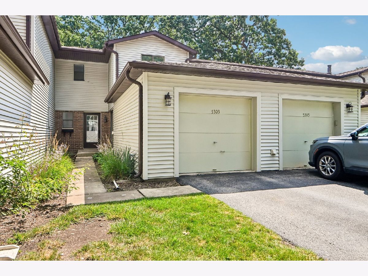Townhomes For Sale Oak Ridge Lisle Illinois, 5303 Newport Drive