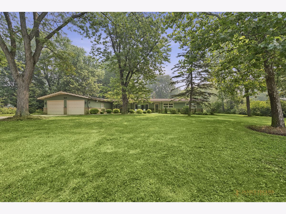  For Sale Barrington Illinois, 425 Greenwood Lane