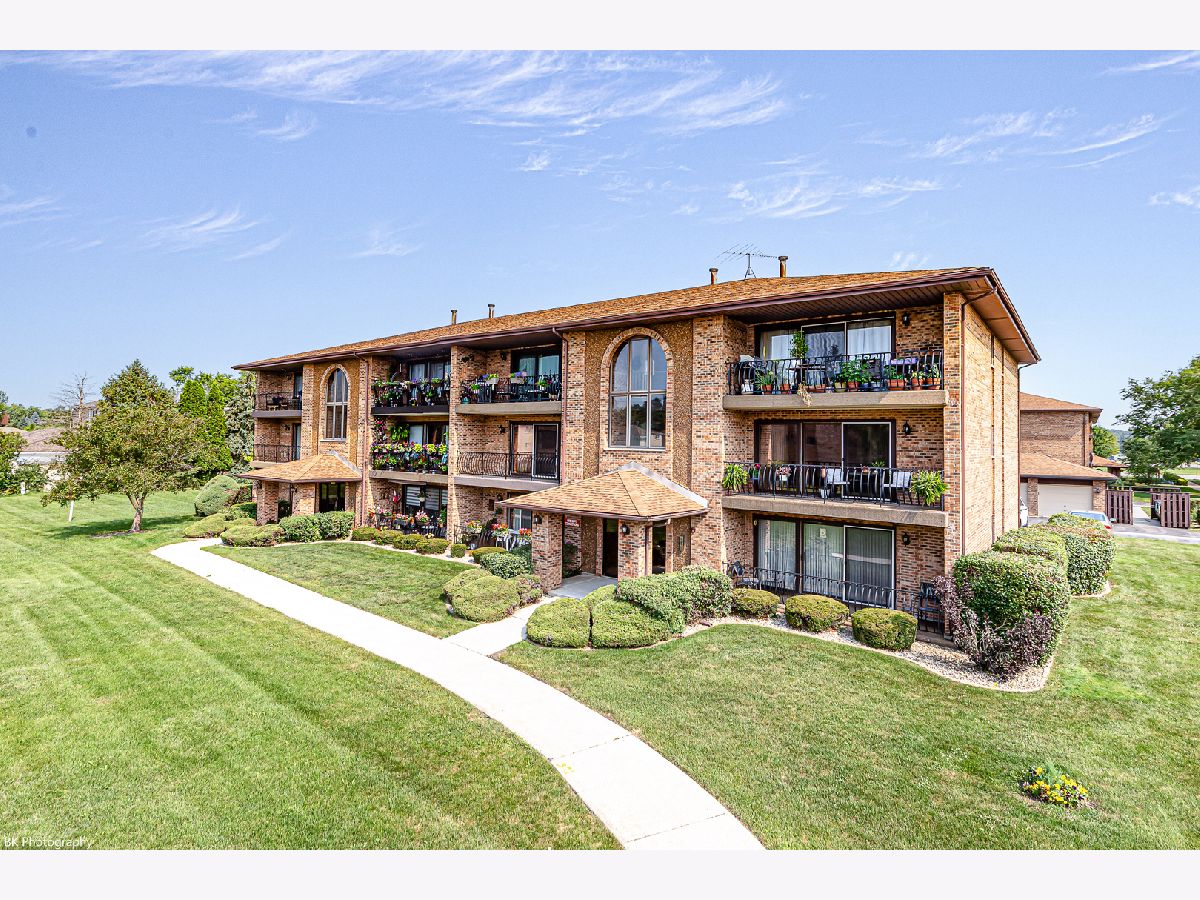  For Sale Palos Hills Illinois, 11108 Heritage Drive