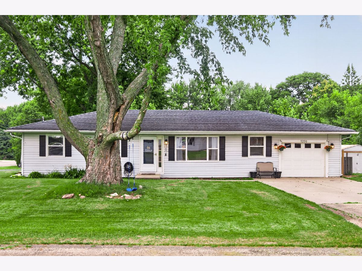  For Sale Rochelle Illinois, 5201 Wayne Avenue