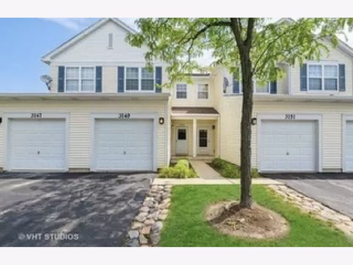  For Rent Lindenhurst Illinois, 3149 Falling Waters