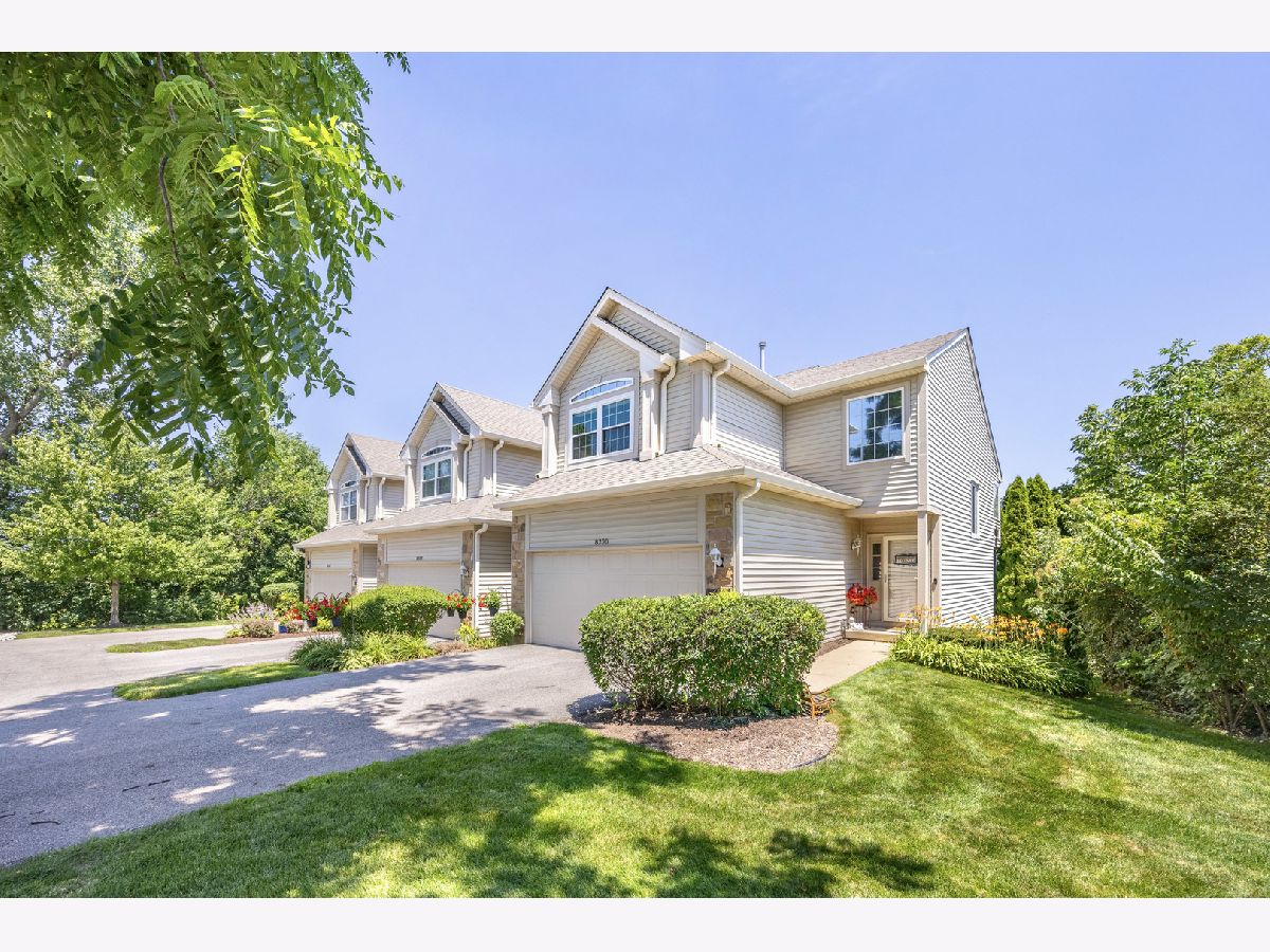  For Sale Carpentersville Illinois, 8200 Sierra Woods Court