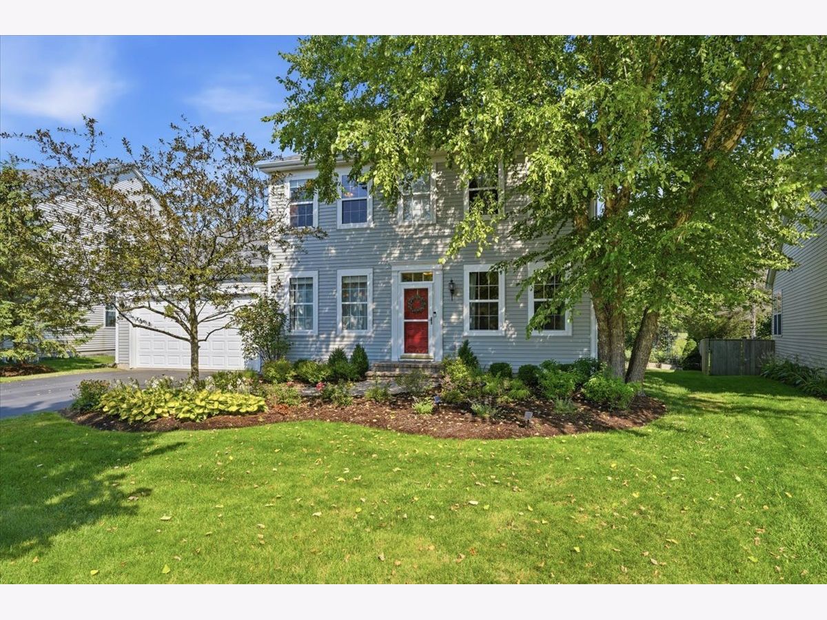  For Sale Wauconda Illinois, 2323 Trailside Lane