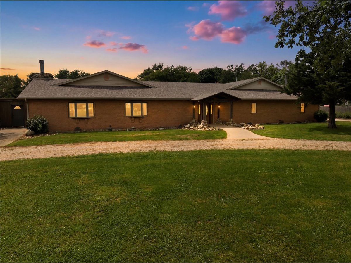  For Sale Chenoa Illinois, 311 Gerrard Street
