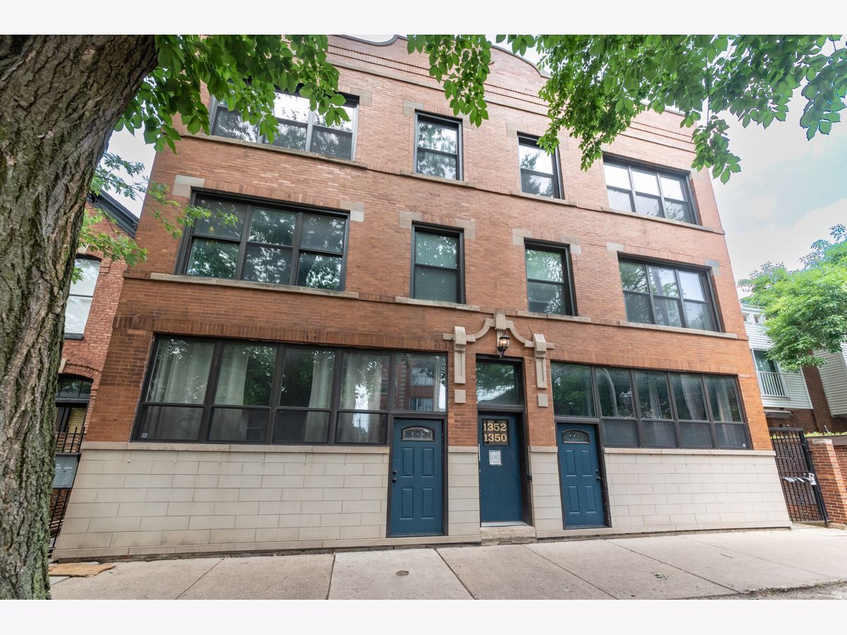  Rented Chicago Illinois, 1350 Wolcott