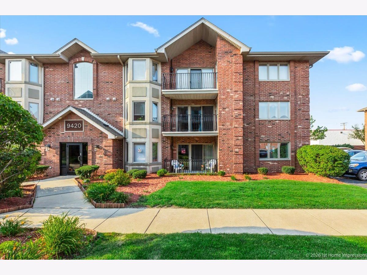 Condominiums For Sale Clara Court Oak Lawn Illinois, 9420 Melvina Avenue