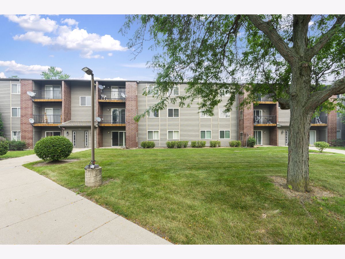  For Sale Woodstock Illinois, 727 Elm Lane