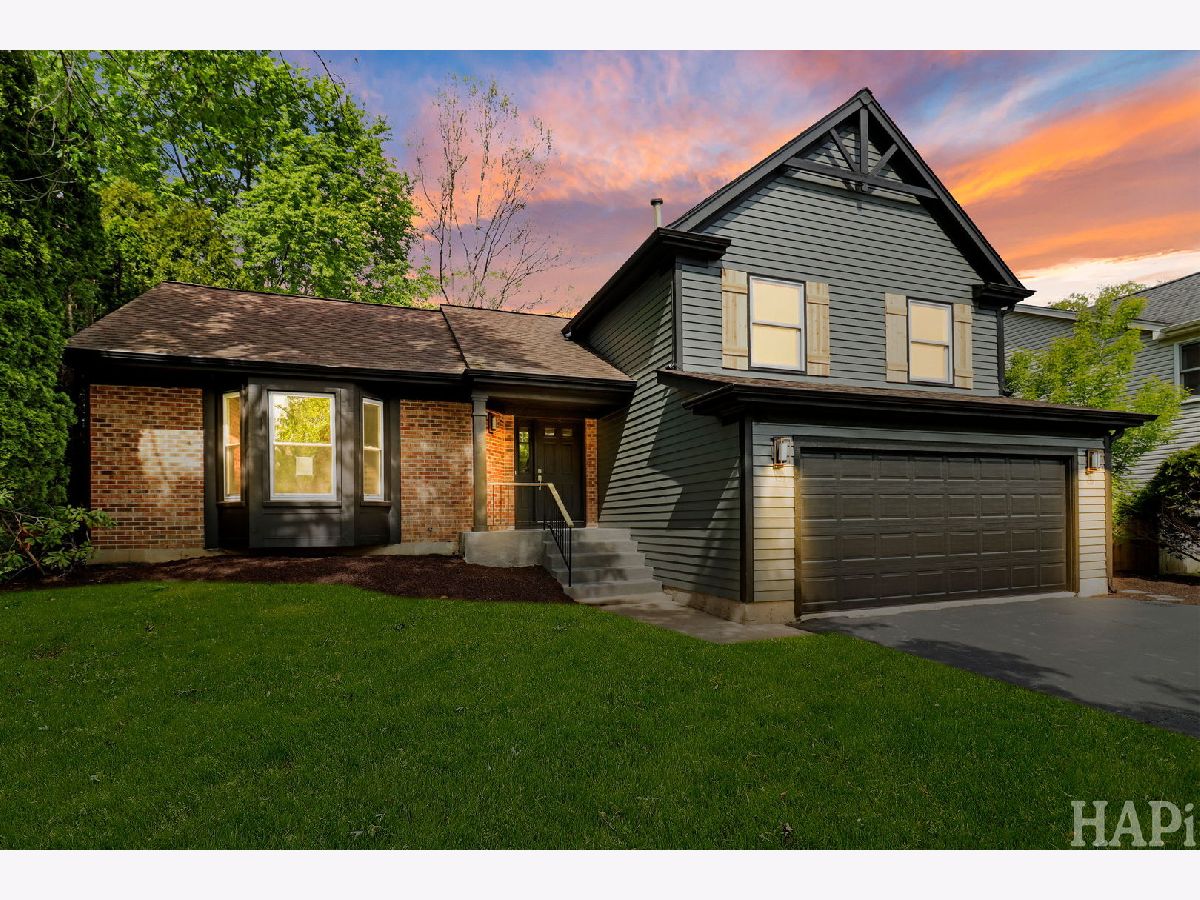 Homes & Townhomes & Condos For Sale Old Farm Village Buffalo Grove Illinois, 1420 Madison Drive