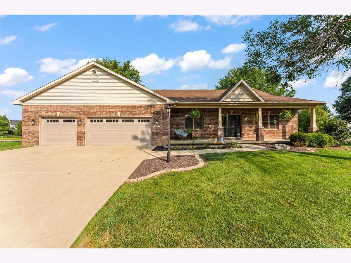  For Sale Mahomet Illinois, 1807 Cypress Pointe Court