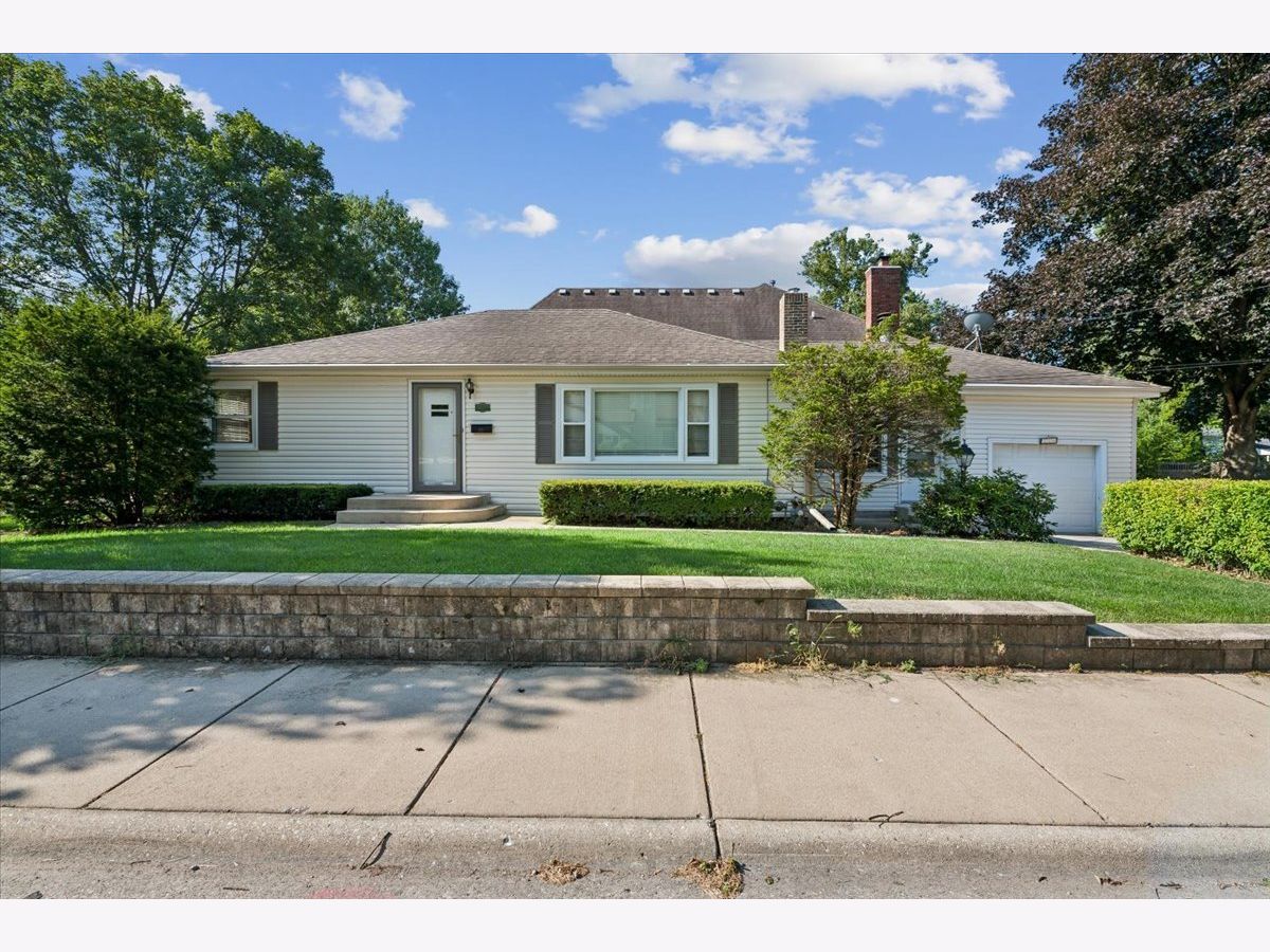  For Sale Naperville Illinois, 110 12th Avenue