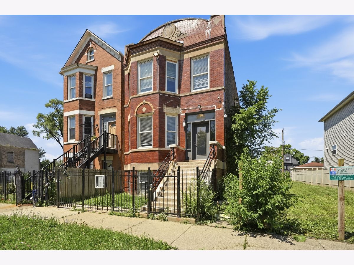  For Sale Chicago Illinois, 1622 Karlov Avenue