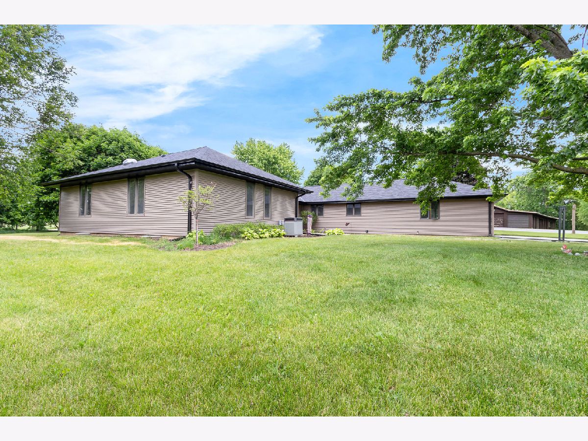  For Sale Hampshire Illinois, 11N025 Burlington Road