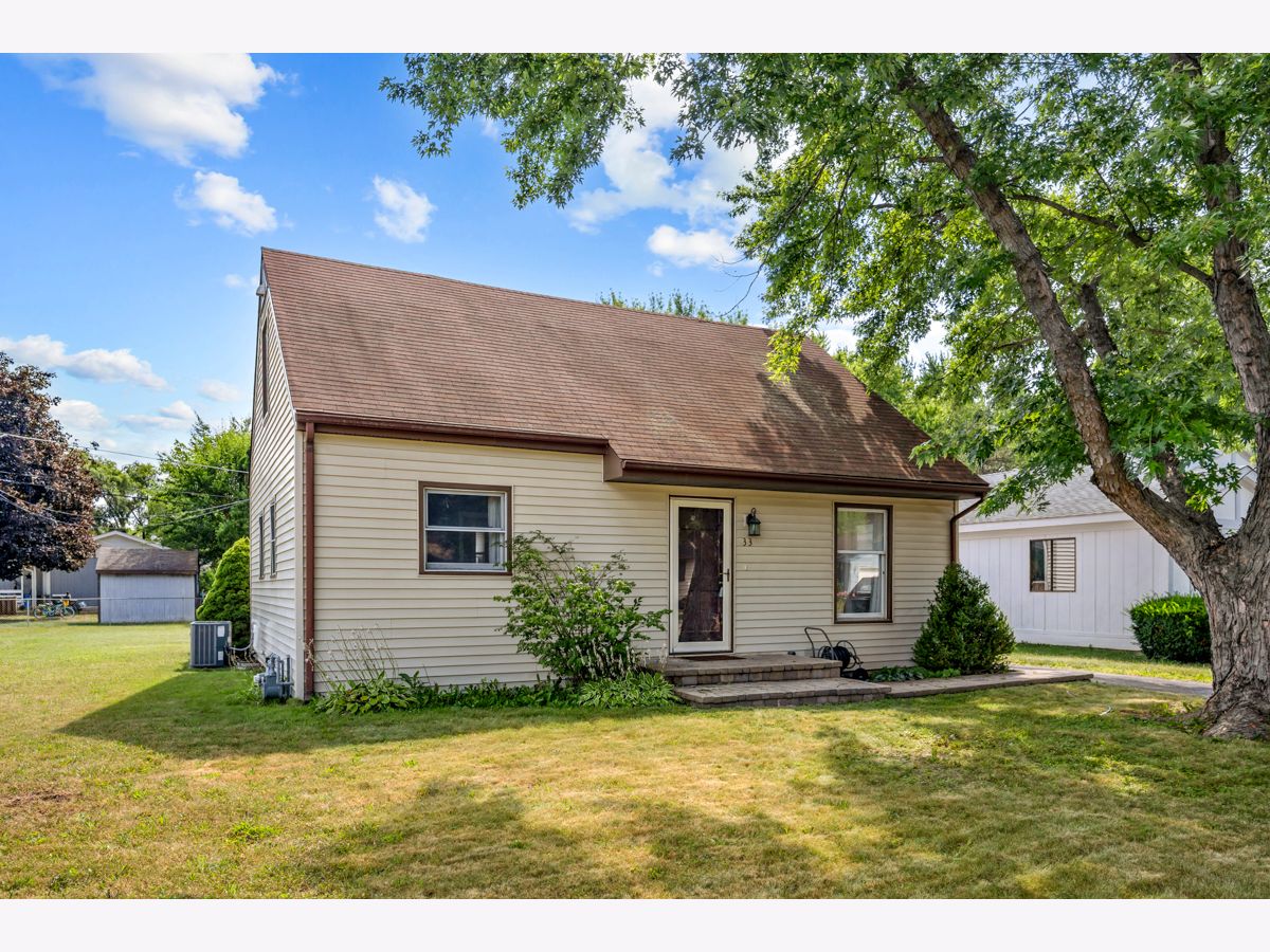  For Sale Crystal Lake Illinois, 33 Woodbine Drive