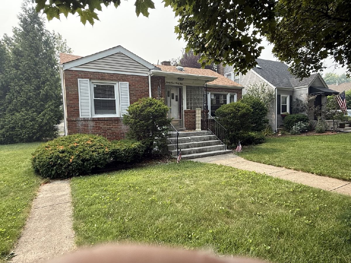  For Sale Evergreen Park Illinois, 9444 Clifton Park Avenue