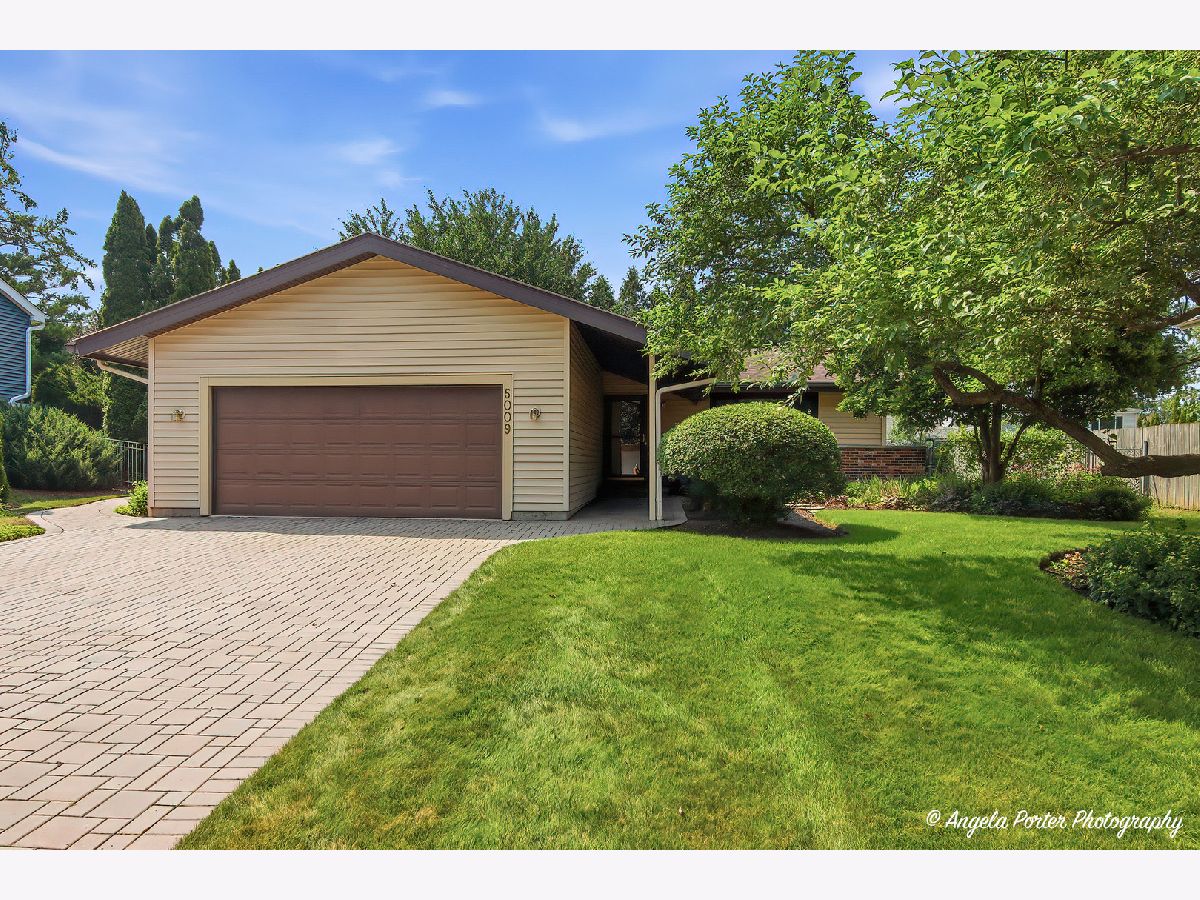  For Sale Mchenry Illinois, 5009 Sandburg Drive