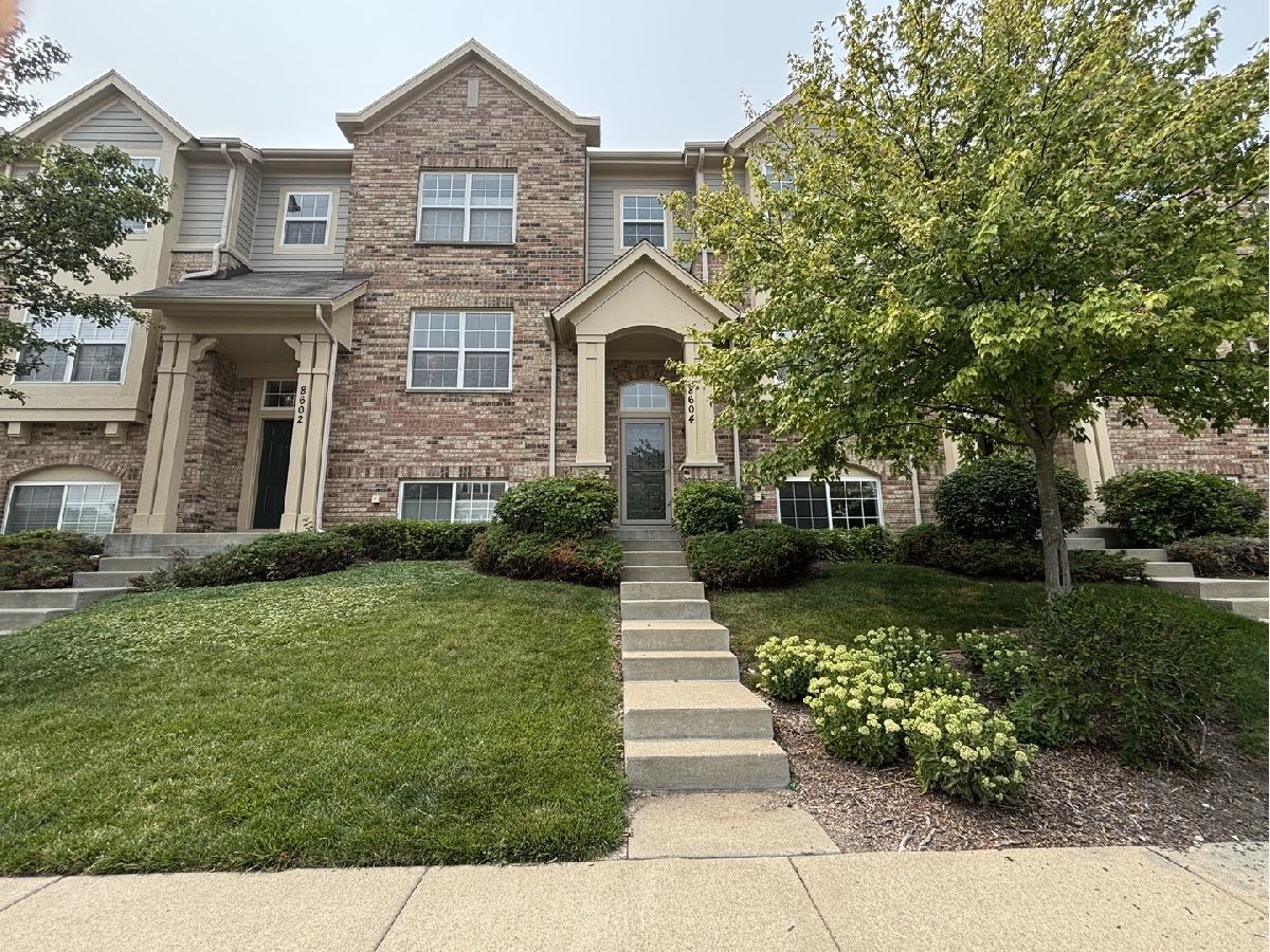  For Rent Morton Grove Illinois, 8604 Prairie
