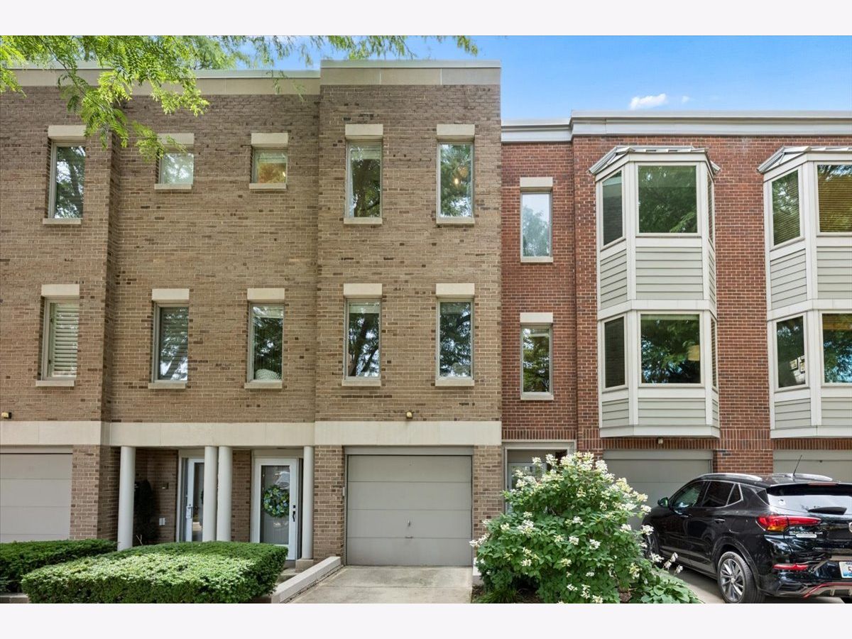 Townhomes For Rent Lakewood Commons Chicago Illinois, 2304 Lakewood