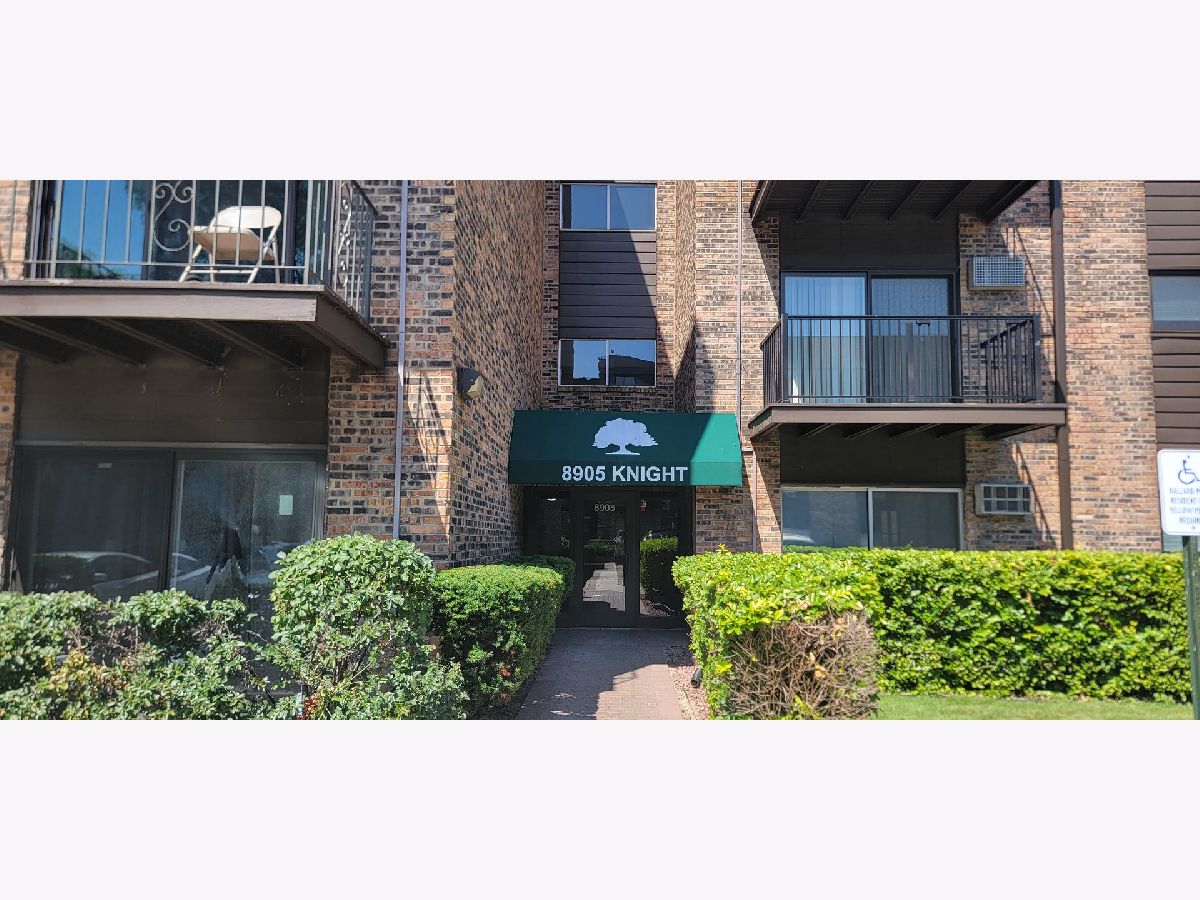  Rented Des Plaines Illinois, 8905 Knight