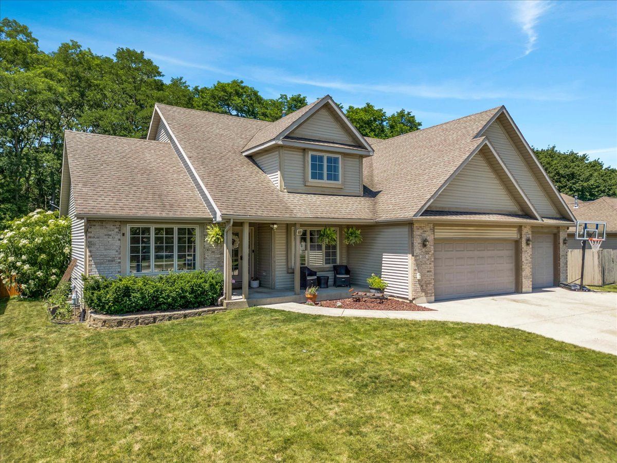  For Sale Winthrop Harbor Illinois, 230 English Lane