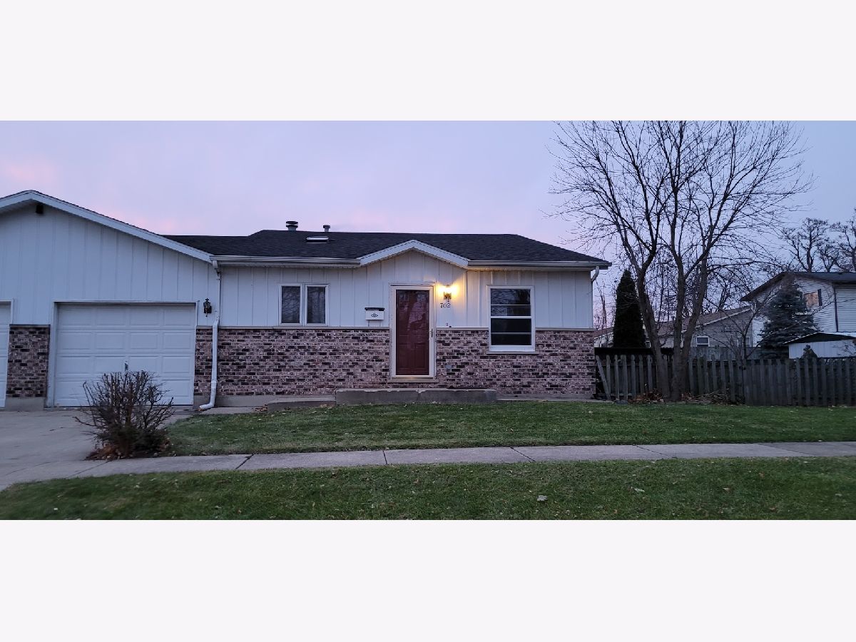  For Rent Elgin Illinois, 702 Porter