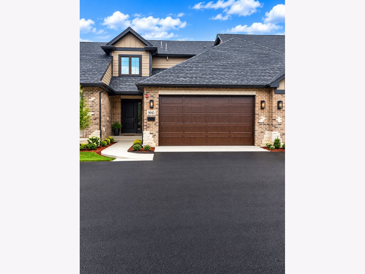  For Sale Palos Hills Illinois, 9043 111 Street