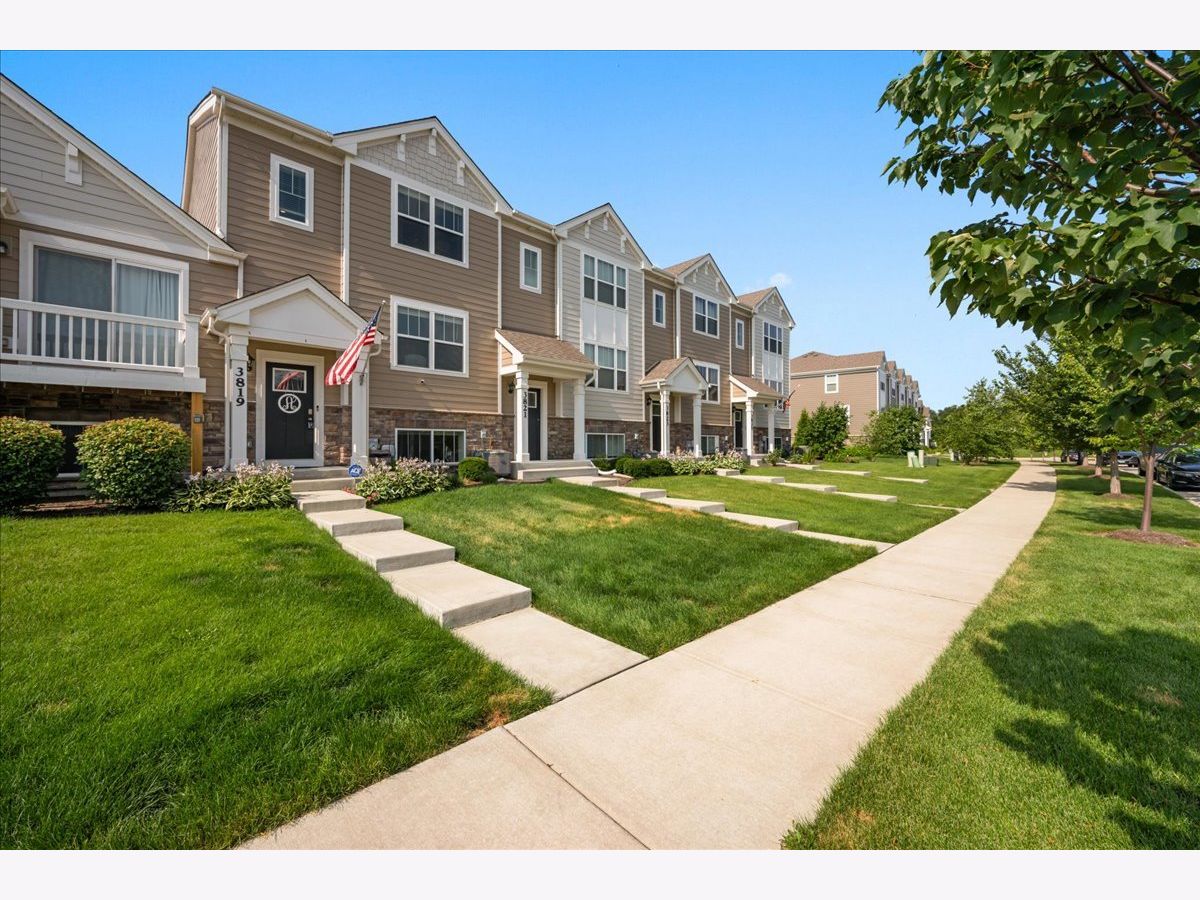  For Sale Elgin Illinois, 3819 Honeysuckle Lane