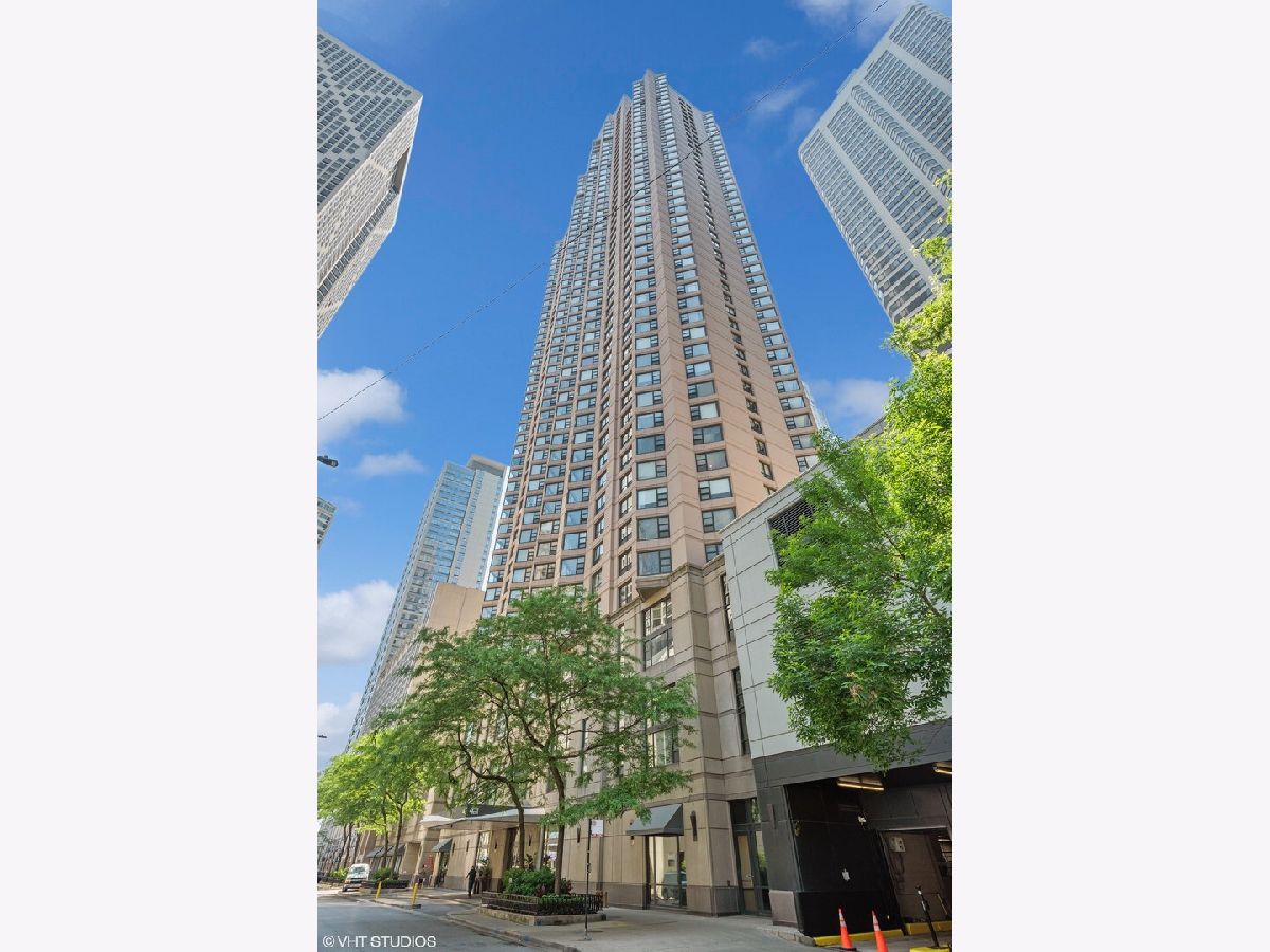  Rented Chicago Illinois, 401 Ontario