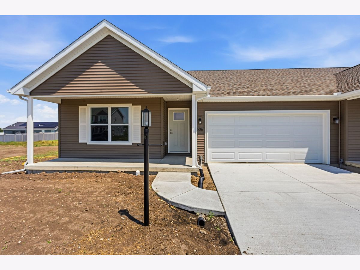  For Sale Fisher Illinois, 606 Patterson Drive