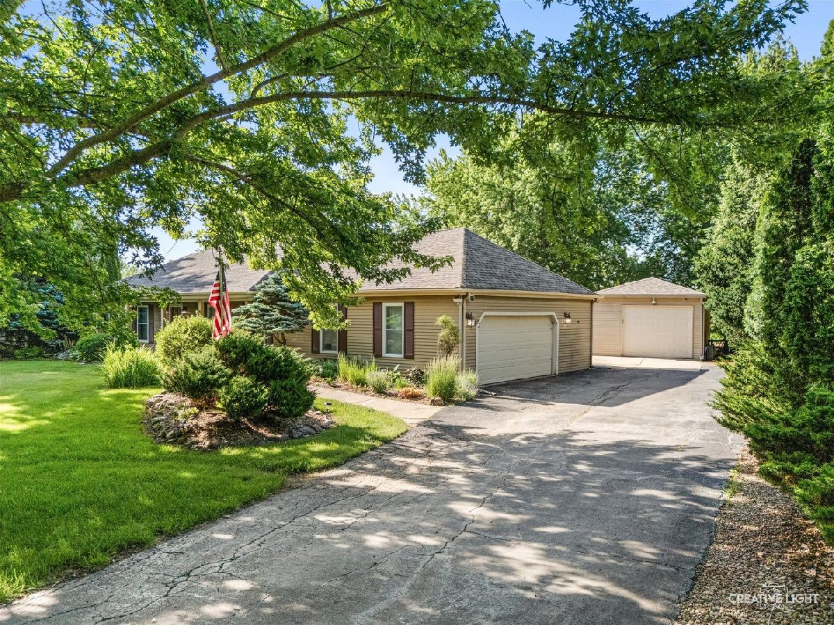  For Sale St Charles Illinois, 44W043 Fox Wilds Drive