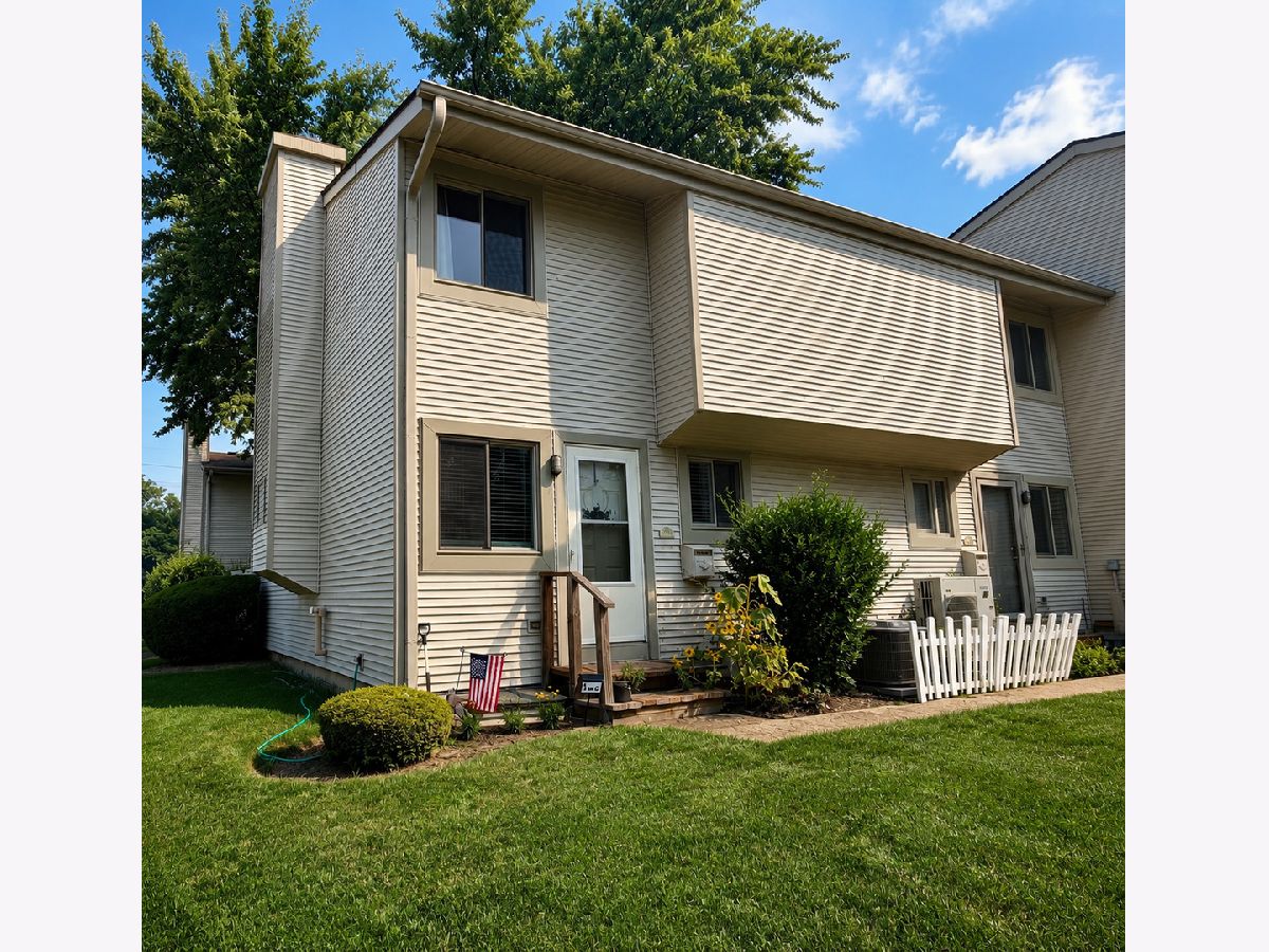 Townhomes Sold Del Lago Schaumburg Illinois, 1000 Emerald